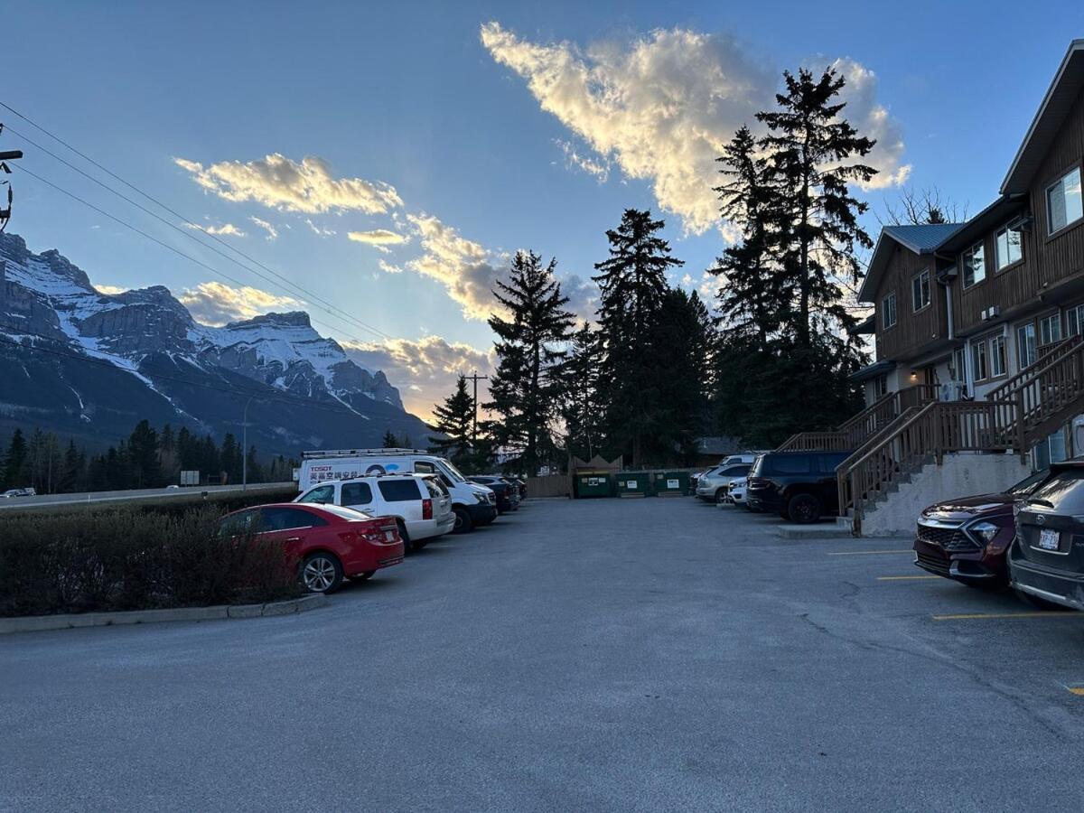 Banff Boundary Mountain View 2brms 3xac Townhouse Holiday home *