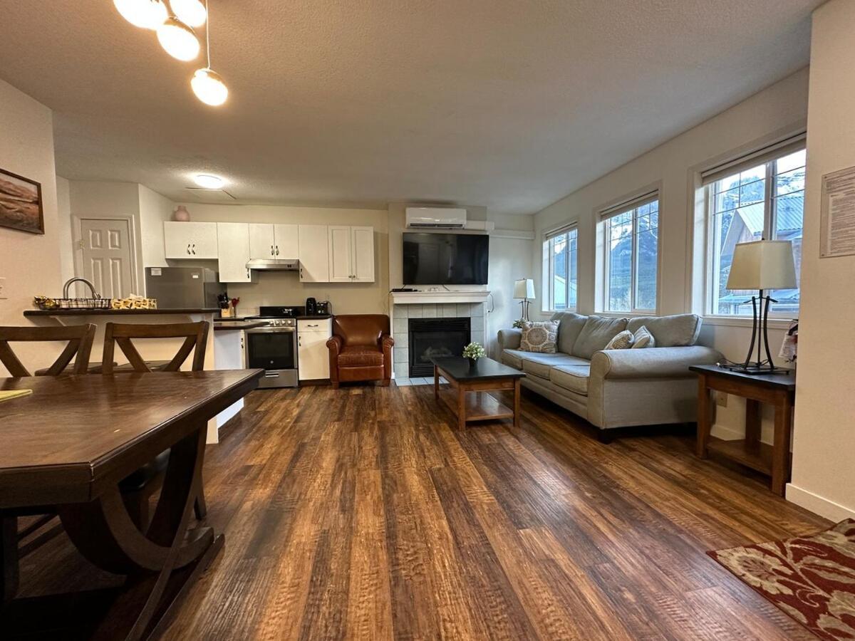 Holiday home Banff Boundary Mountain View 2brms 3xac Townhouse *